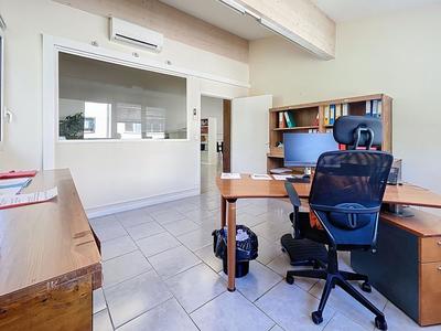 Bureau - 143 m²