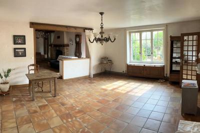 Maison - 241 m² - 8 pièces