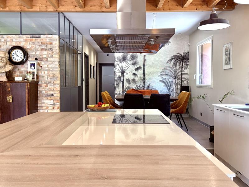 Maison - 218 m² - 6 pièces