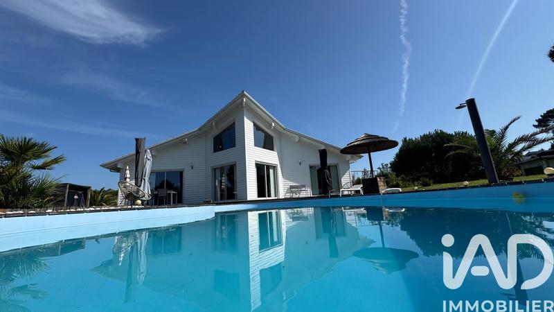 Maison - 179 m² - 6 pièces