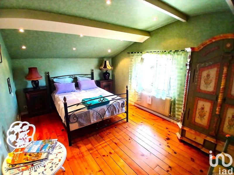 Maison - 240 m² - 6 pièces