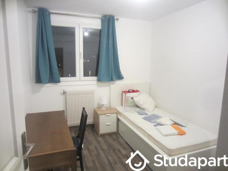 Chambre - 10 m² - 1 pièce