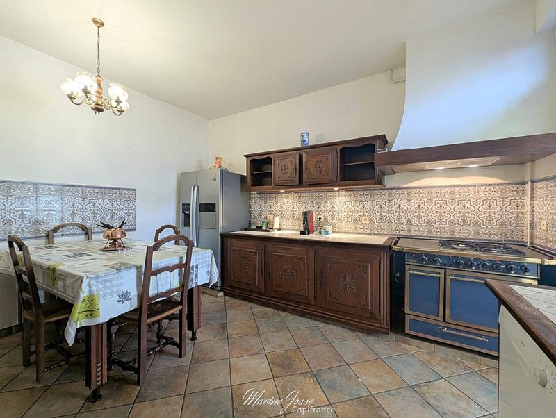 Maison - 186 m² - 7 pièces