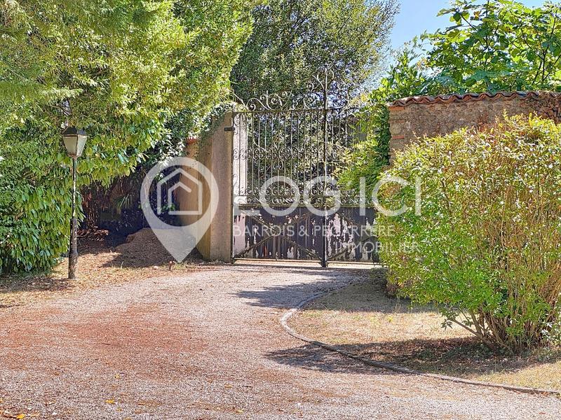 Maison - 348 m² - 13 pièces