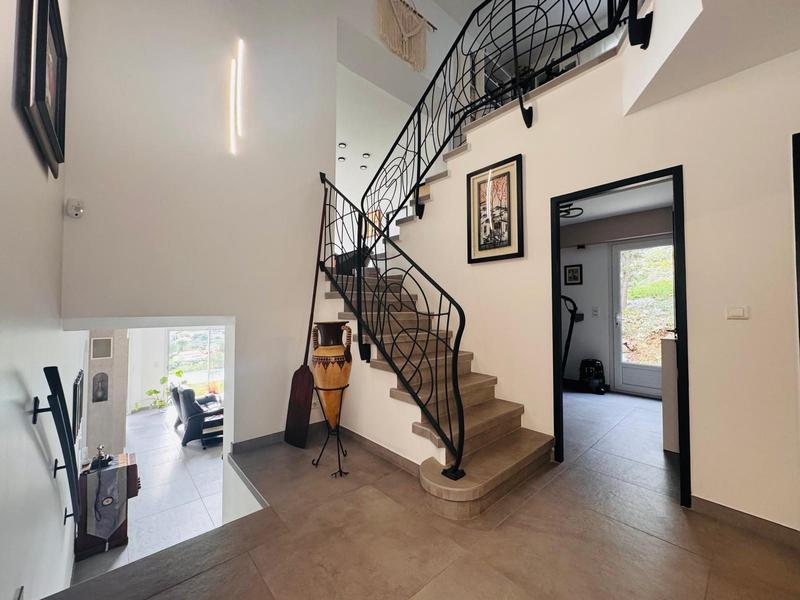 Maison - 203 m² - 6 pièces