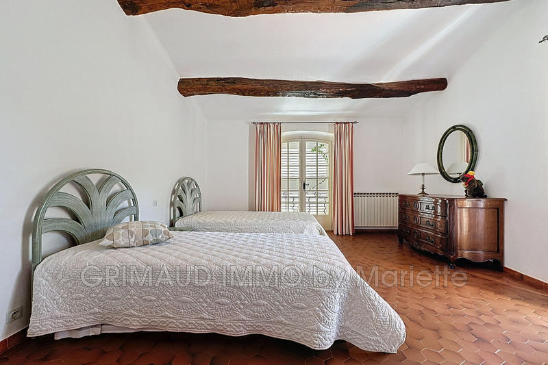 Maison - 308 m² - 11 pièces