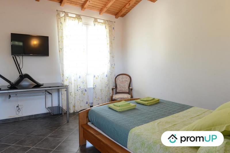 Maison - 780 m² - 18 pièces