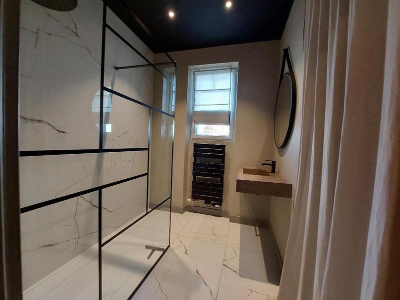 Maison - 217 m² - 10 pièces