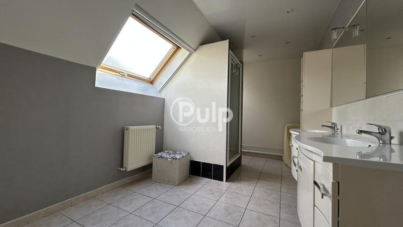 Pavillon - 180 m² - 8 pièces