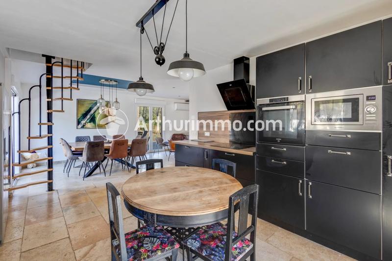 Maison - 224 m² - 6 pièces