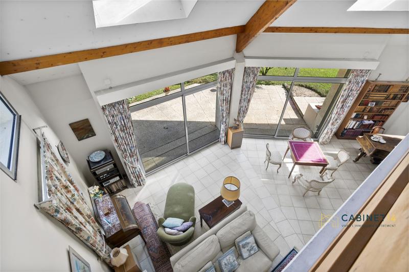 Maison contemporaine - 250 m² - 8 pièces