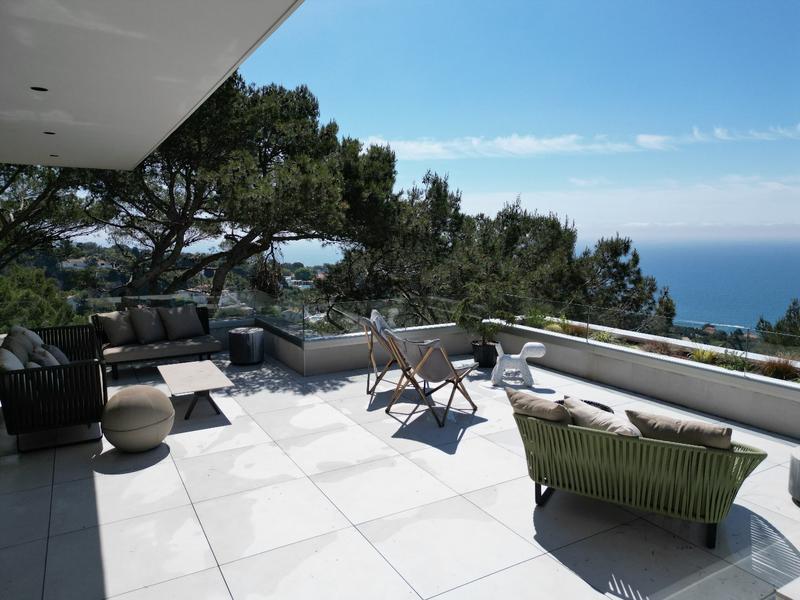 Maison - 280 m² - 8 pièces