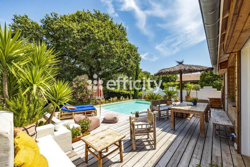 Pavillon - 200 m² - 6 pièces