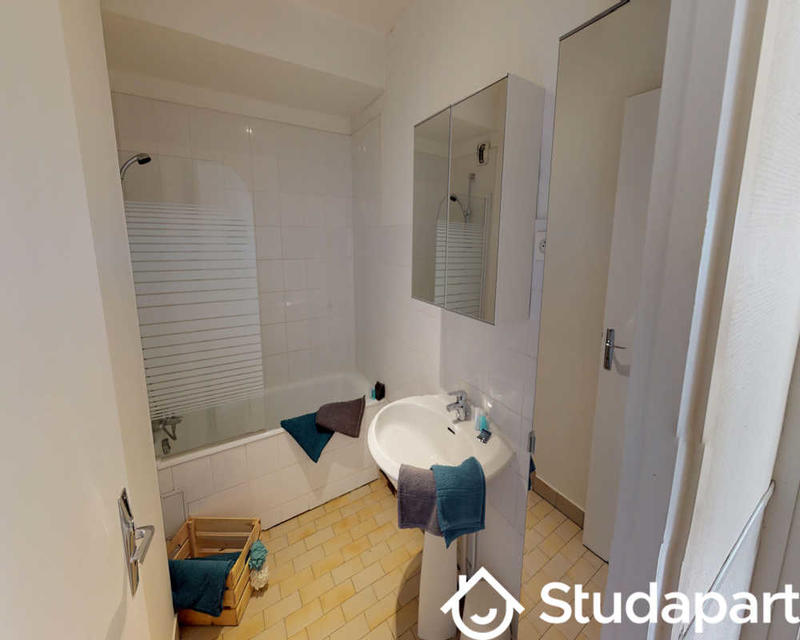 Chambre - 110 m² - 1 pièce