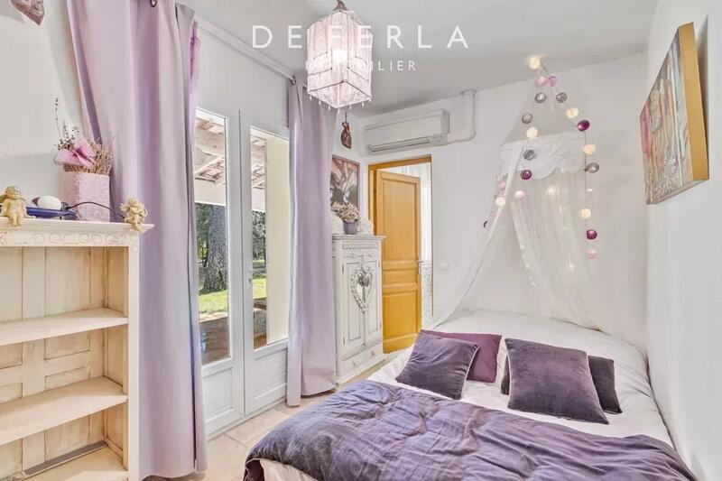 Villa - 250 m² - 9 pièces