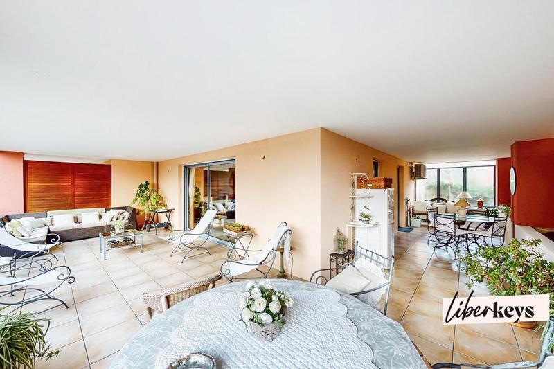 Appartement - 96 m² - 4 pièces