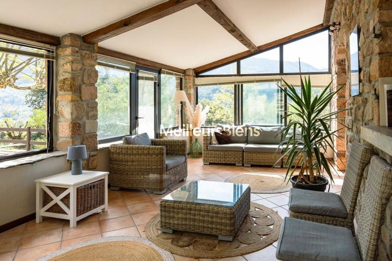 Maison - 204 m² - 8 pièces