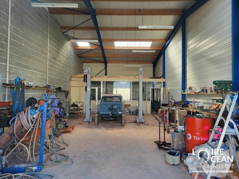 Entrepôt - 180 m²