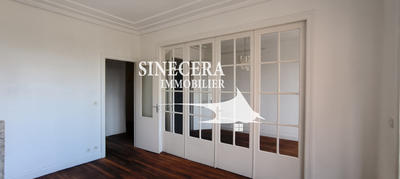 Appartement - 210 m² - 3 pièces