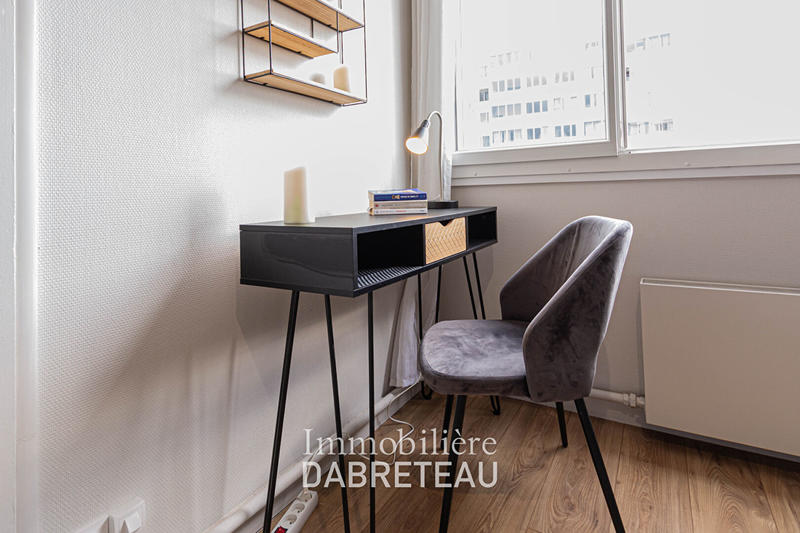 Chambre - 107 m² - 7 pièces