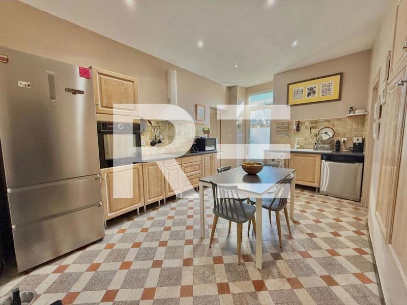 Remise - 140 m² - 4 pièces