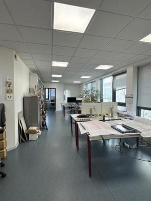 Local d'activité / Entrepôt - 123 m²