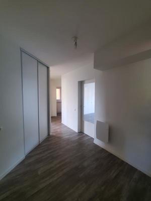 Appartement ancien - 81 m² - 4 pièces