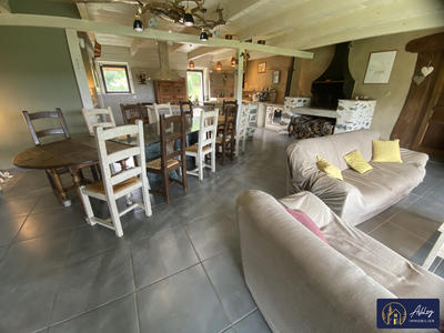 Maison - 316 m² - 14 pièces