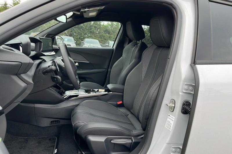 Peugeot 2008 Hybrid 145 E-Dsc6 Gt Visi