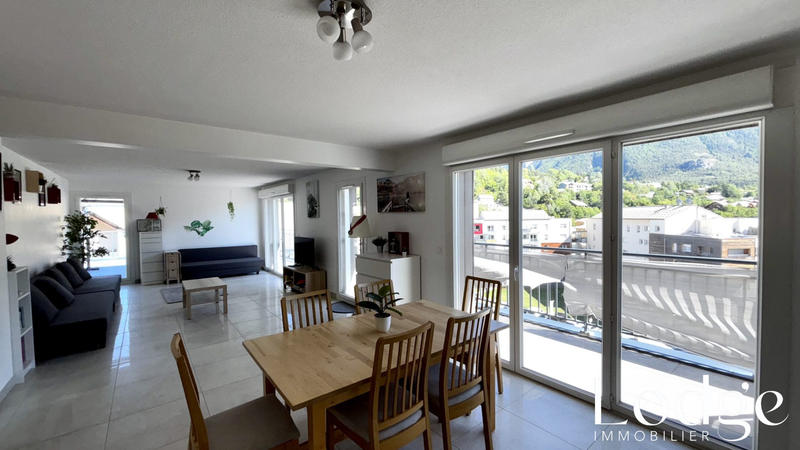 Appartement - 100 m² - 4 pièces