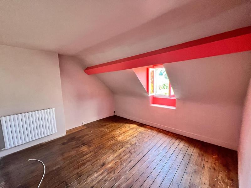 Maison - 96 m² - 5 pièces