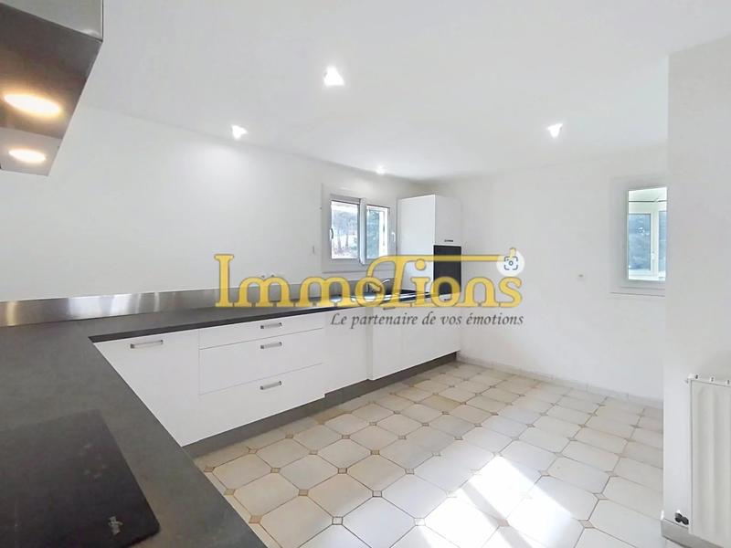 Maison - 205 m² - 7 pièces