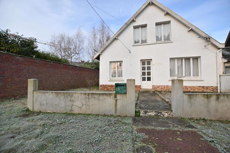 Maison - 99 m² - 6 pièces