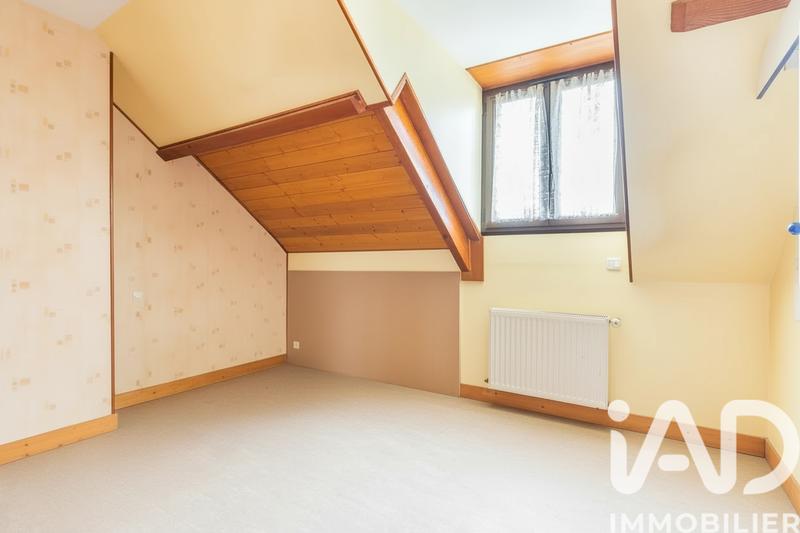 Maison - 247 m² - 10 pièces