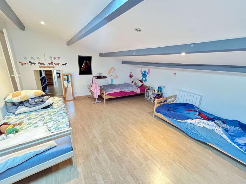 Maison traditionnelle - 160 m² - 6 pièces