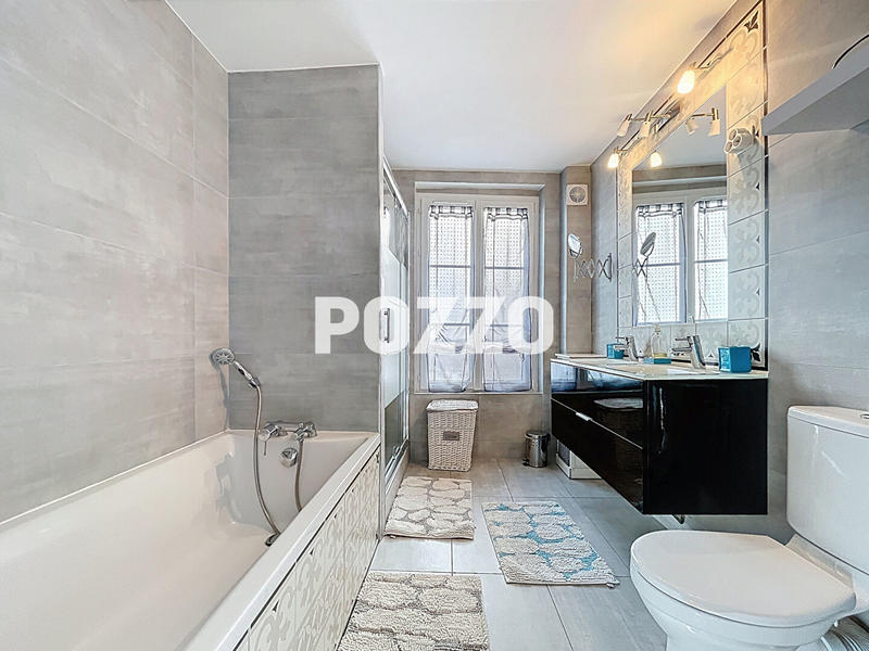 Maison - 159 m² - 6 pièces