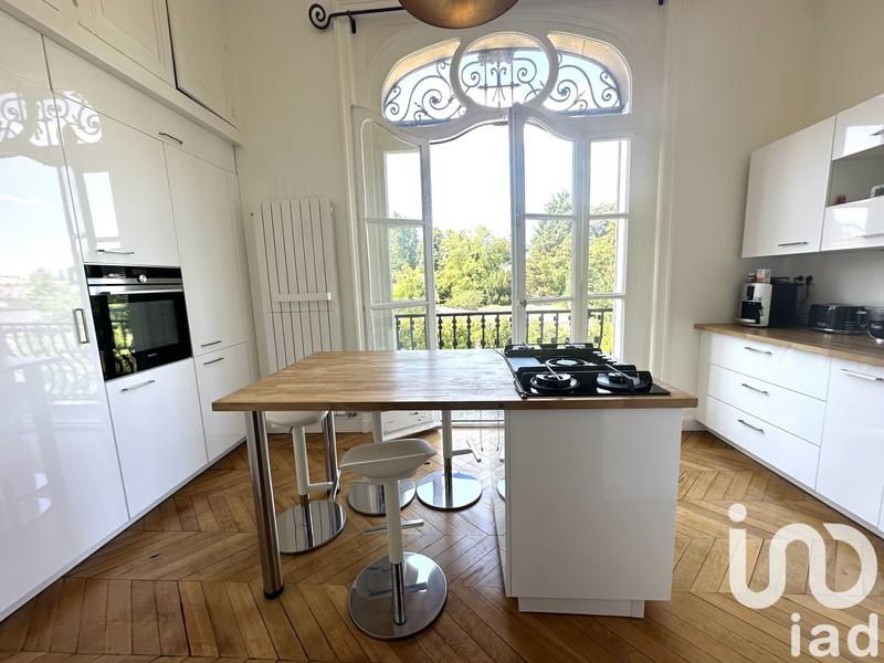 Appartement - 181 m² - 5 pièces