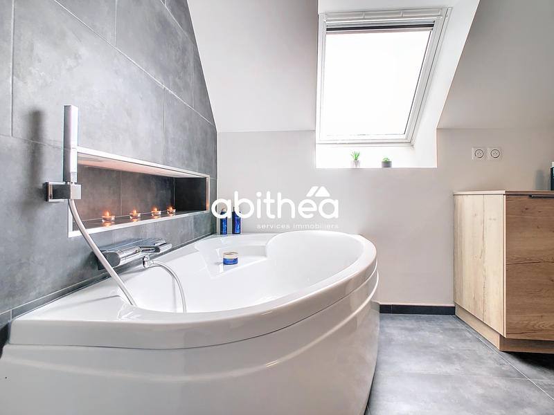 Maison - 137 m² - 6 pièces