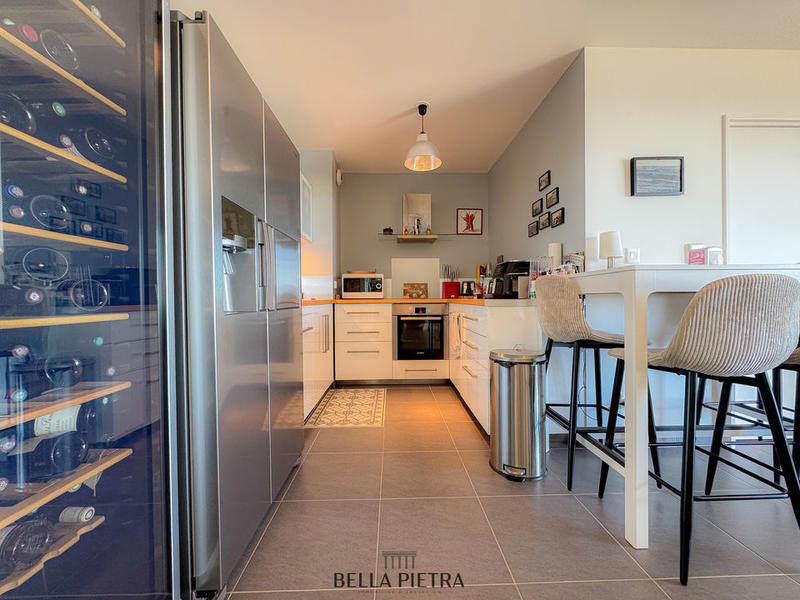 Appartement - 90 m² - 4 pièces