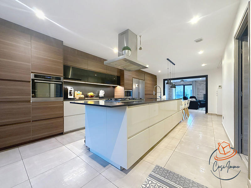 Maison - 170 m² - 6 pièces