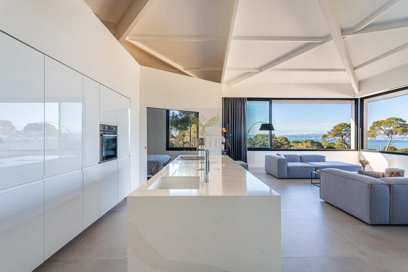 Appartement - 140 m² - 5 pièces