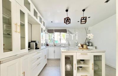 Maison - 175 m² - 6 pièces