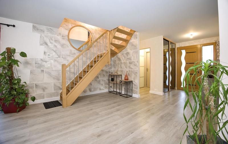 Maison - 180 m² - 7 pièces