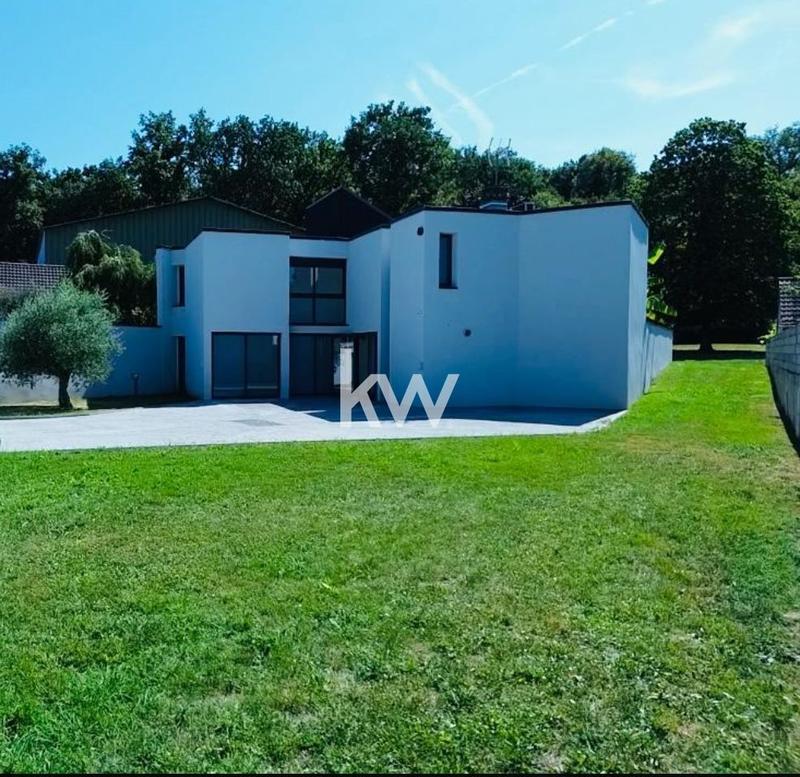 Maison d'architecte - 180 m² - 7 pièces