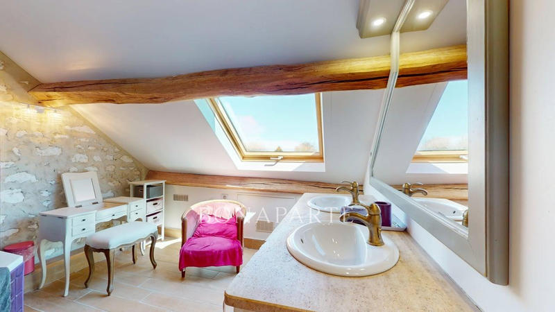 Maison - 280 m² - 7 pièces