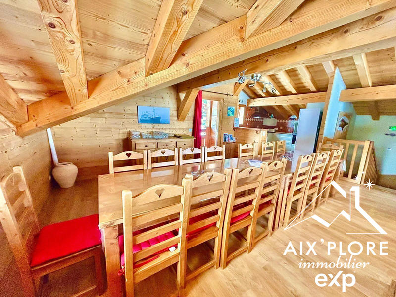 Châlet - 179 m² - 8 pièces