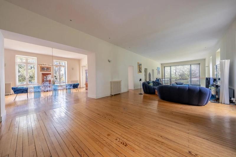 Château - 600 m² - 12 pièces