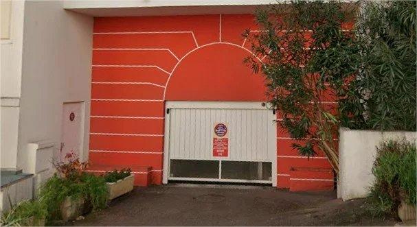 Parking / Garage - 11 m²