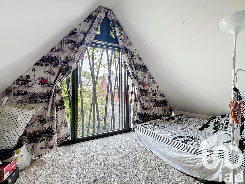 Maison - 220 m² - 8 pièces