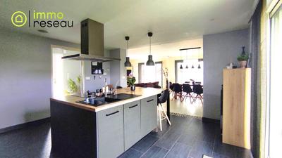 Maison - 206 m² - 8 pièces